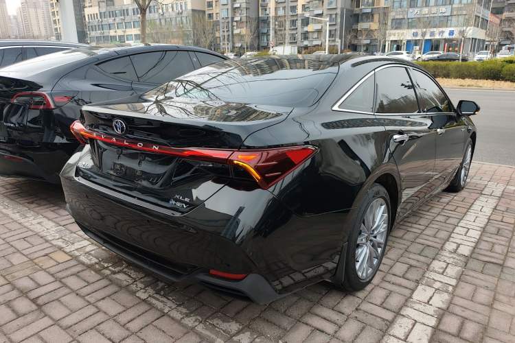 Used Toyota Avalon 2024 Dual-Motor 2.0L Premium Edition Rear Right 45 Deg