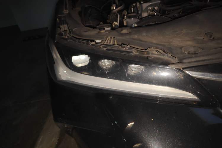 Used Toyota Avalon 2024 Dual-Motor 2.0L Luxury Edition Right Front Headlight