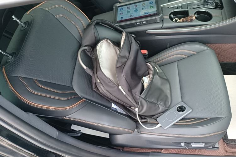 Used Toyota Avalon 2024 Dual-Motor 2.0L Luxury Edition Right Front Seat