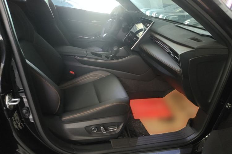 Used Toyota Avalon 2024 Dual-Motor 2.0L Premium Edition Right Front Seat