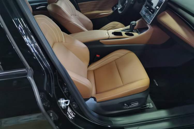Used Toyota Avalon 2024 Dual-Motor 2.0L Luxury Edition Right Front Seat