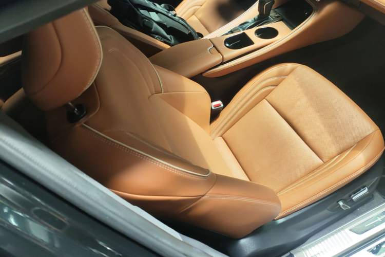 Used Toyota Avalon 2024 Dual-Motor 2.0L Premium Edition Right Front Seat