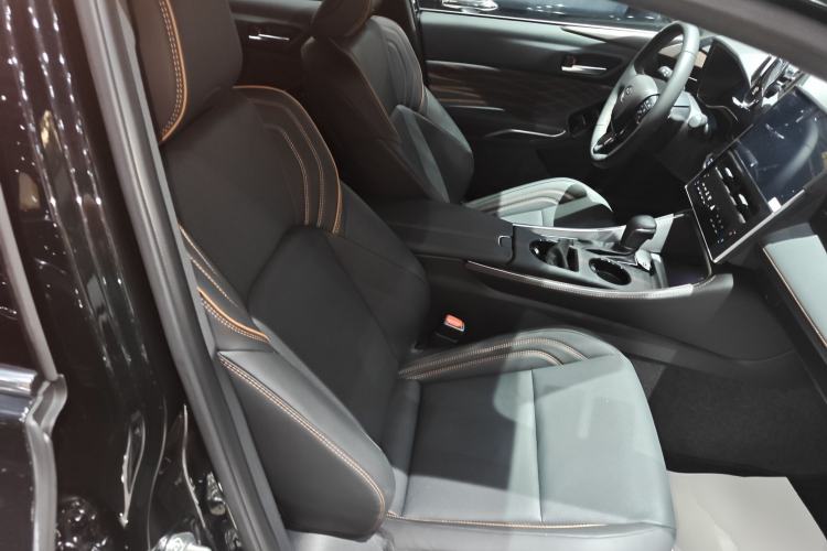Used Toyota Avalon 2024 Dual-Motor 2.0L Luxury Edition Right Front Seat
