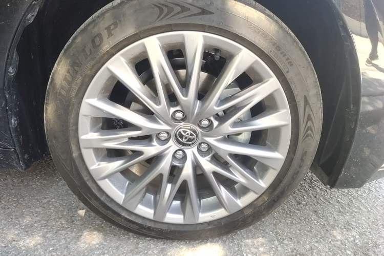 Used Toyota Avalon 2024 Dual-Motor 2.0L Luxury Edition Right Front Wheel Hub