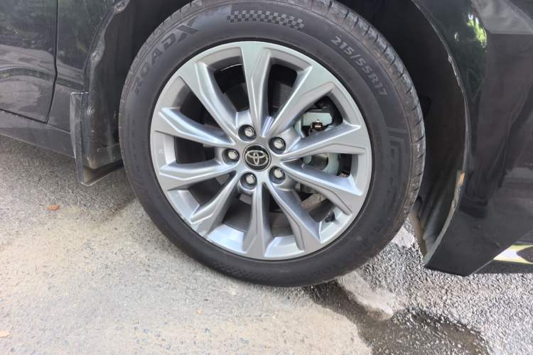 Used Toyota Avalon 2024 2.0L Premium Edition Right Front Wheel Hub