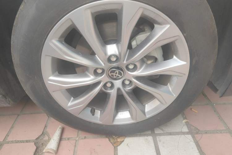 Used Toyota Avalon 2024 2.0L Ambition Edition Right Front Wheel Hub
