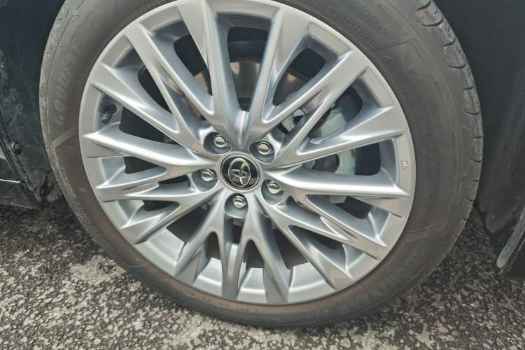 Used Toyota Avalon 2024 Dual-Motor 2.0L Luxury Edition Right Front Wheel Hub