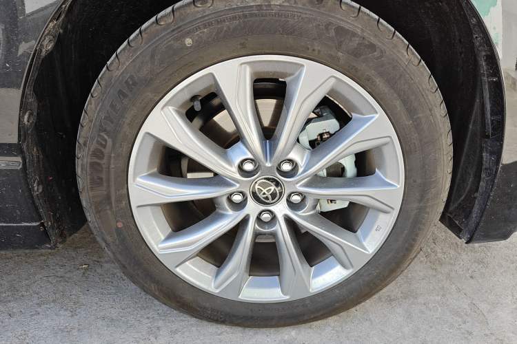 Used Toyota Avalon 2024 2.0L Ambition Edition Right Front Wheel Hub
