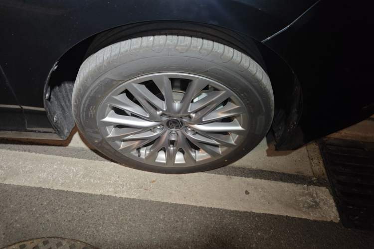 Used Toyota Avalon 2024 2.0L Luxury Edition Right Front Wheel Hub