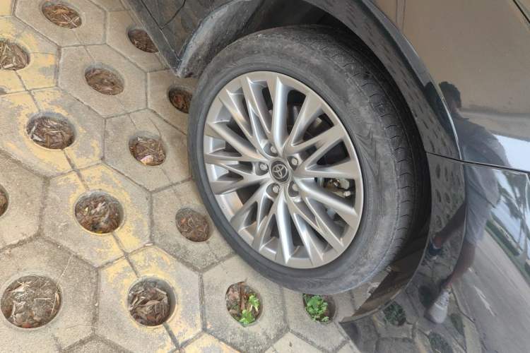 Used Toyota Avalon 2024 Dual-Engine 2.5L XLE Premium Edition Right Front Wheel Hub