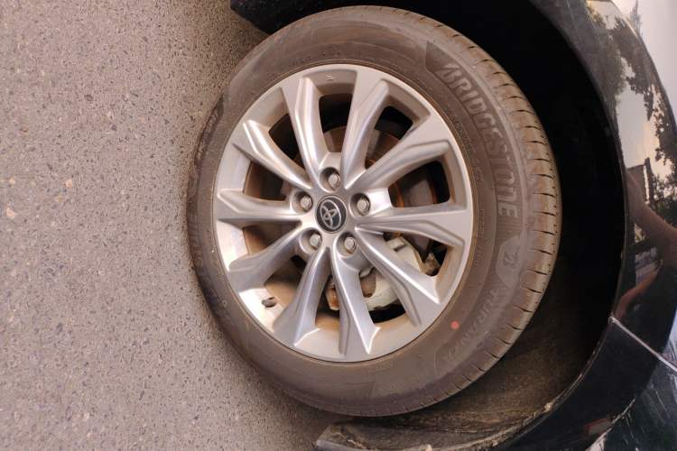 Used Toyota Avalon 2024 Dual-Motor 2.0L Premium Edition Right Front Wheel Hub