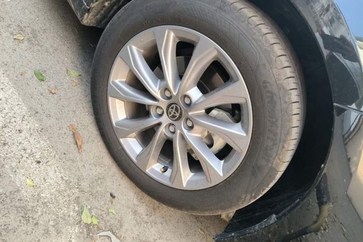 Used Toyota Avalon 2024 2.0L Ambition Edition Right Front Wheel Hub