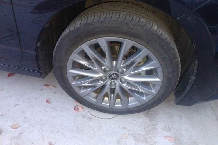 Used Toyota Avalon 2024 Dual-Motor 2.0L Premium Edition Right Front Wheel Hub