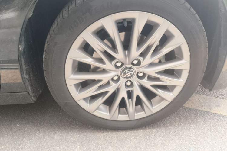 Used Toyota Avalon 2024 Dual-Motor 2.0L Luxury Edition Right Front Wheel Hub