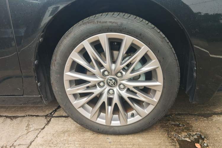 Used Toyota Avalon 2024 2.0L Luxury Edition Right Front Wheel Hub