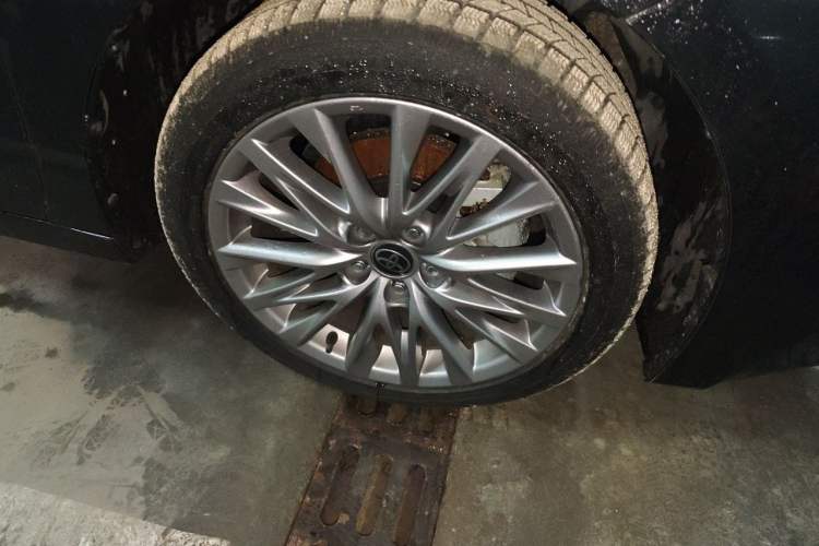 Used Toyota Avalon 2024 Dual-Motor 2.0L Luxury Edition Right Front Wheel Hub