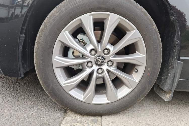 Used Toyota Avalon 2024 2.0L Ambition Edition Right Front Wheel Hub