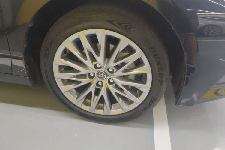 Used Toyota Avalon 2024 Dual-Motor 2.0L Luxury Edition Right Front Wheel Hub
