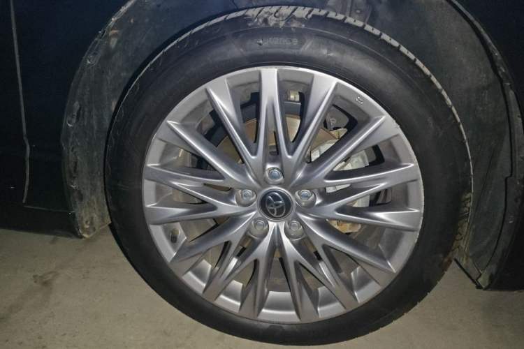 Used Toyota Avalon 2024 Dual-Motor 2.0L Luxury Edition Right Front Wheel Hub