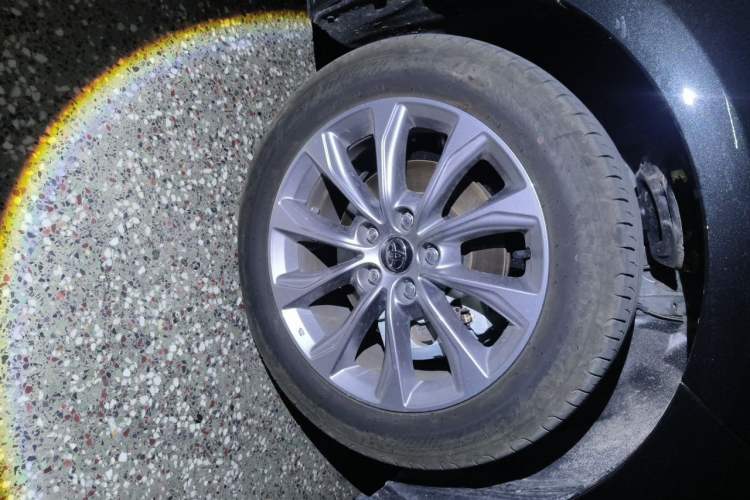 Used Toyota Avalon 2024 2.0L Ambition Edition Right Front Wheel Hub