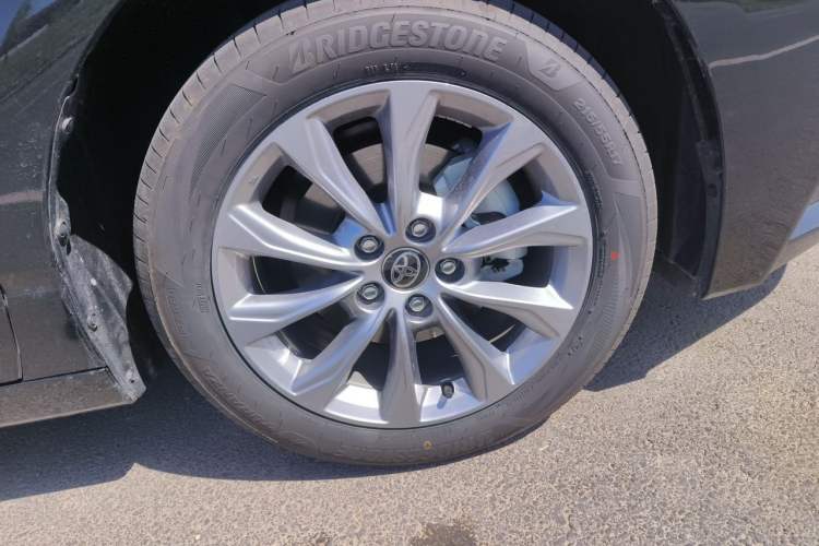 Used Toyota Avalon 2024 2.0L Ambition Edition Right Front Wheel Hub