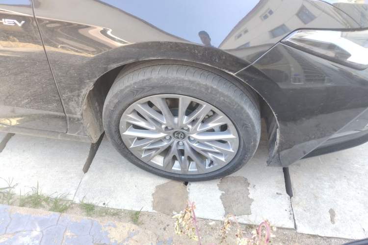 Used Toyota Avalon 2024 Dual-Motor 2.0L Premium Edition Right Front Wheel Hub
