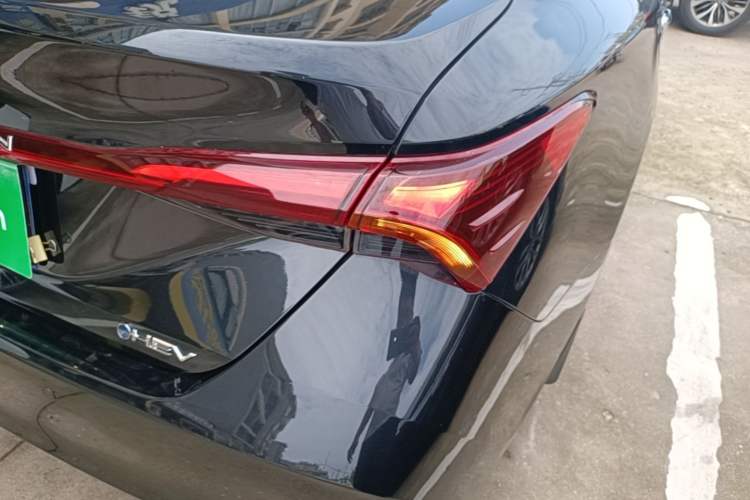 Used Toyota Avalon 2024 Dual-Motor 2.0L Luxury Edition Right Rear Taillight