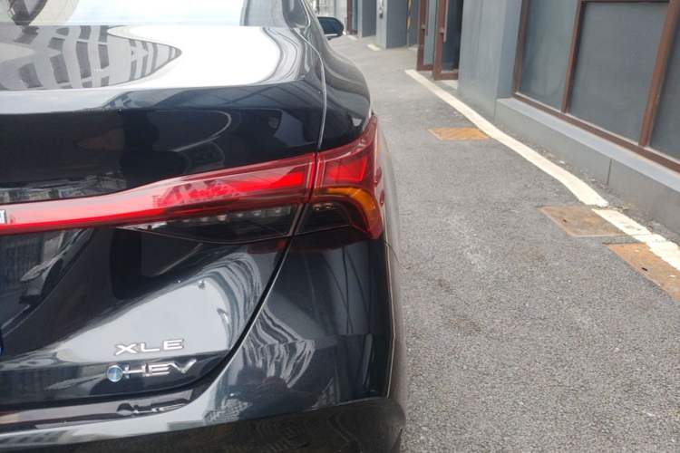 Used Toyota Avalon 2024 Dual-Motor 2.0L Premium Edition Right Rear Taillight