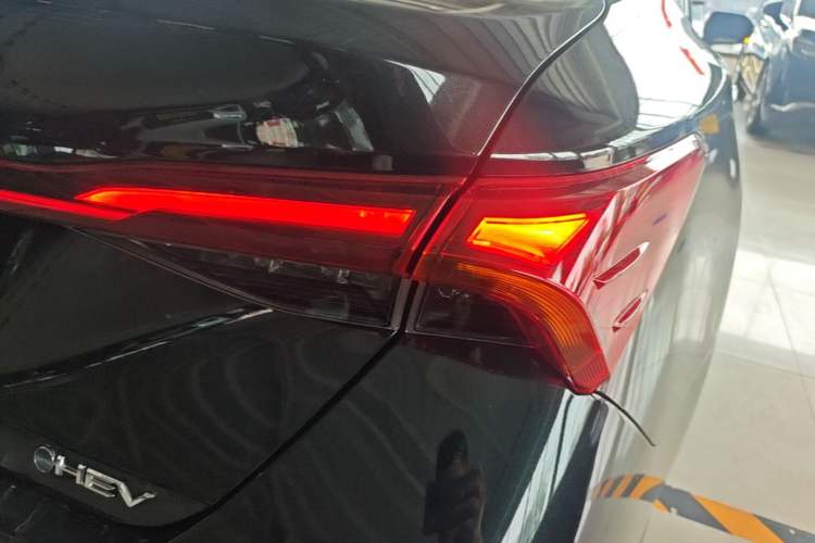Used Toyota Avalon 2024 Dual-Motor 2.0L Luxury Edition Right Rear Taillight