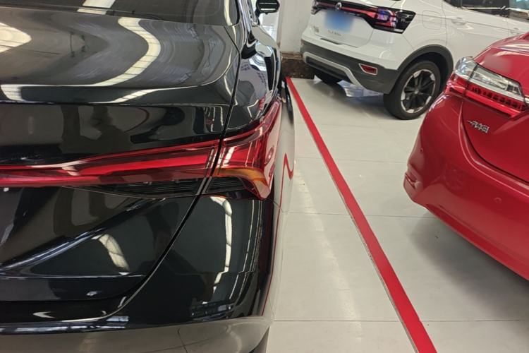 Used Toyota Avalon 2024 2.0L Premium Edition Right Rear Taillight