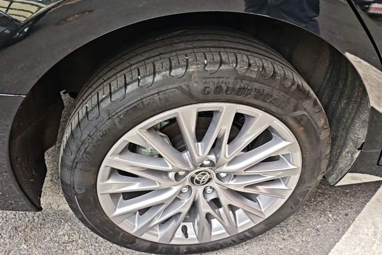 Used Toyota Avalon 2024 Dual-Motor 2.0L Luxury Edition Right Rear Wheel Hub