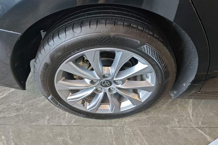 Used Toyota Avalon 2024 Dual-Motor 2.0L Premium Edition Right Rear Wheel Hub