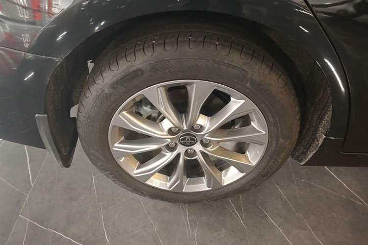 Used Toyota Avalon 2024 2.0L Ambition Edition Right Rear Wheel Hub