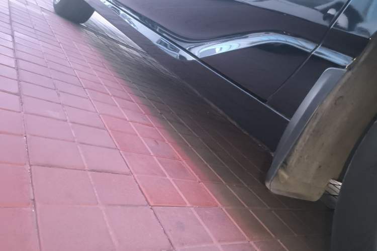 Used Toyota Avalon 2024 Dual-Motor 2.0L Luxury Edition Right Side Sill