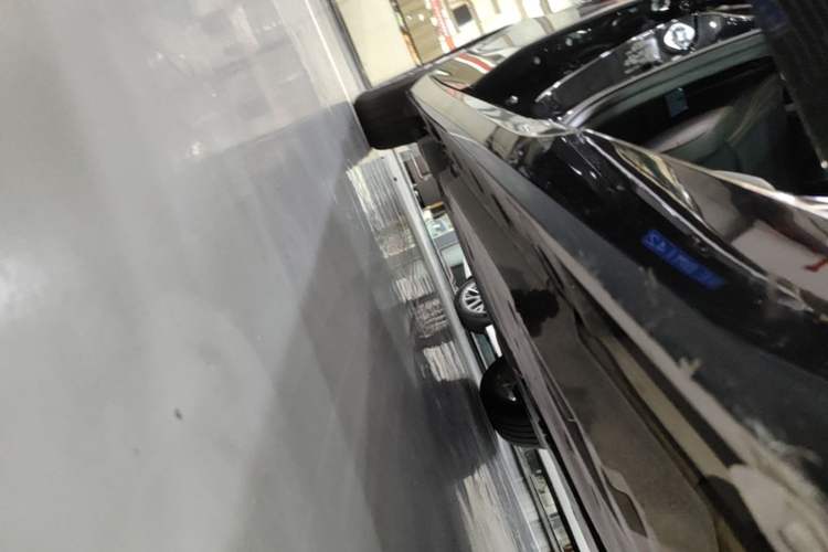 Used Toyota Avalon 2024 Dual-Motor 2.0L Premium Edition Right Side Sill