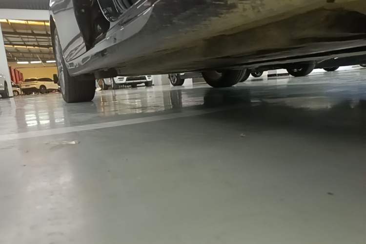 Used Toyota Avalon 2024 Dual-Motor 2.0L Luxury Edition Right Side Sill