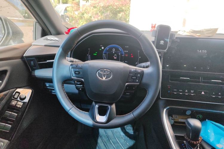 Used Toyota Avalon 2024 Dual-Motor 2.0L Premium Edition Steering Wheel