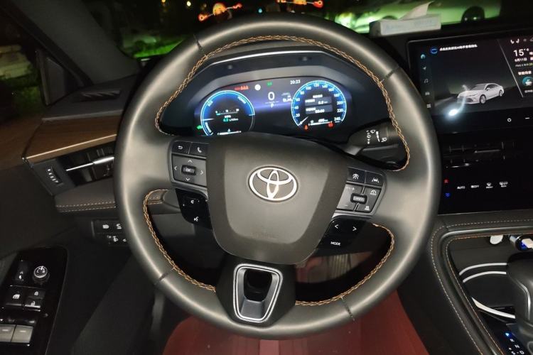 Used Toyota Avalon 2024 Dual-Engine 2.5L XLE Premium Edition Steering Wheel