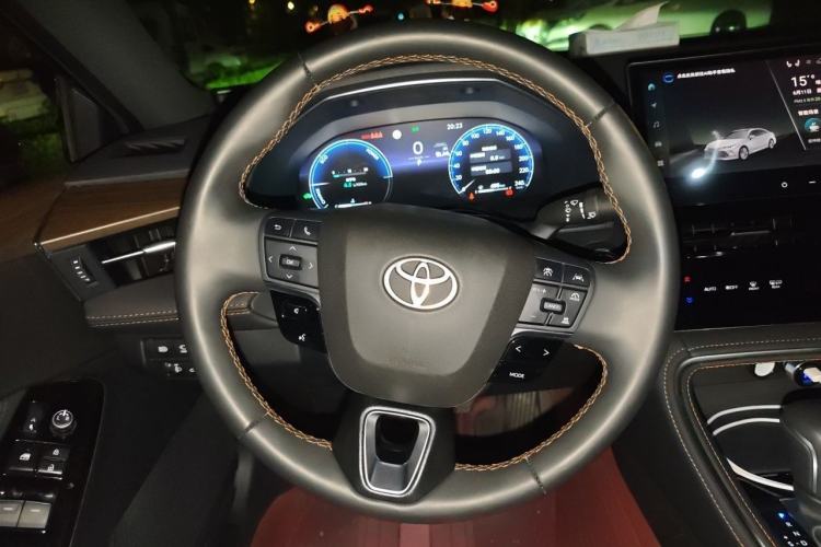 Used Toyota Avalon 2024 Dual-Engine 2.5L XLE Premium Edition Steering Wheel