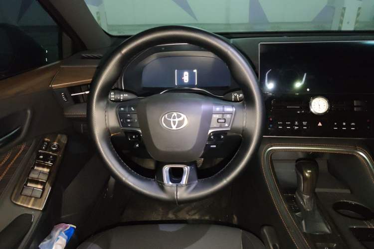 Used Toyota Avalon 2024 Dual-Motor 2.0L Luxury Edition Steering Wheel