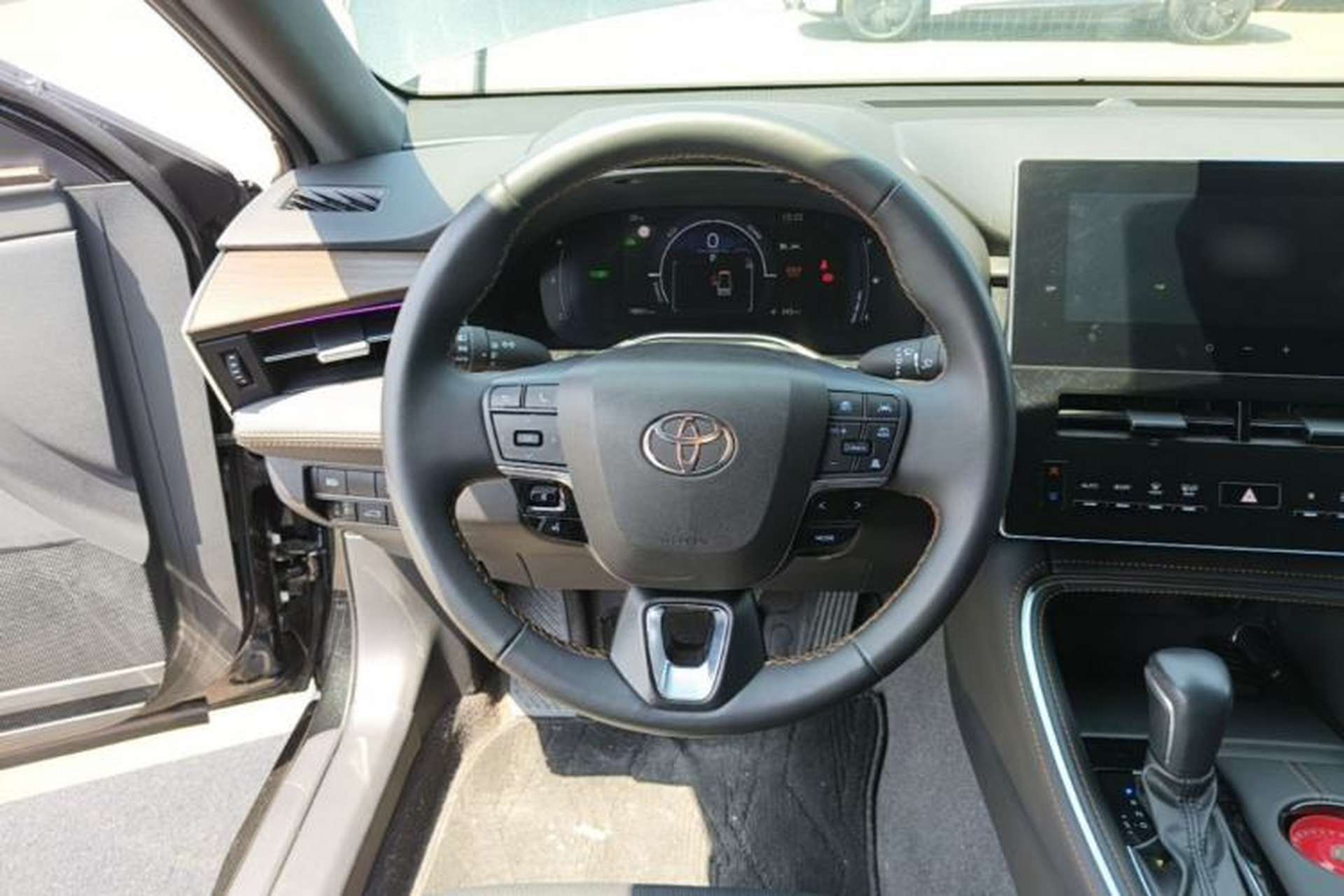 Used Toyota Avalon 2024 Dual-Motor 2.0L Premium Edition Steering Wheel