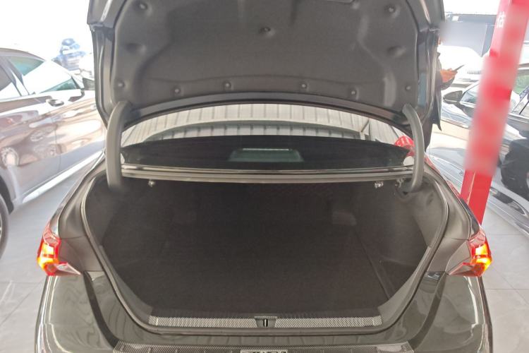 Used Toyota Avalon 2024 Dual-Motor 2.0L Luxury Edition Trunk