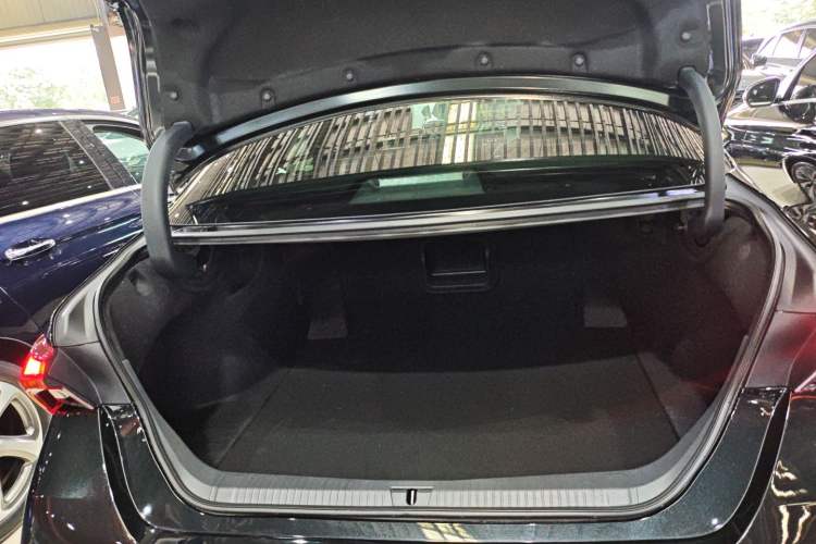 Used Toyota Avalon 2024 2.0L Ambition Edition Trunk