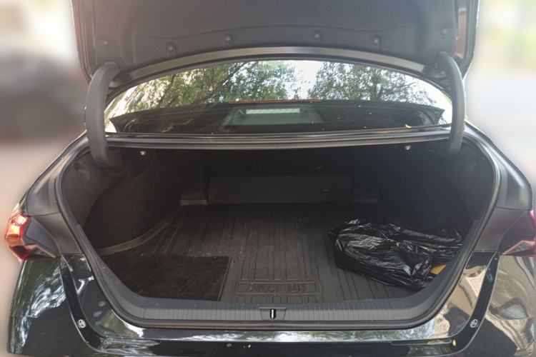 Used Toyota Avalon 2024 Dual-Motor 2.0L Luxury Edition Trunk