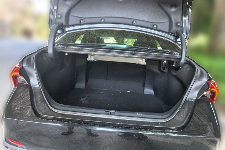 Used Toyota Avalon 2024 2.0L Premium Edition Trunk