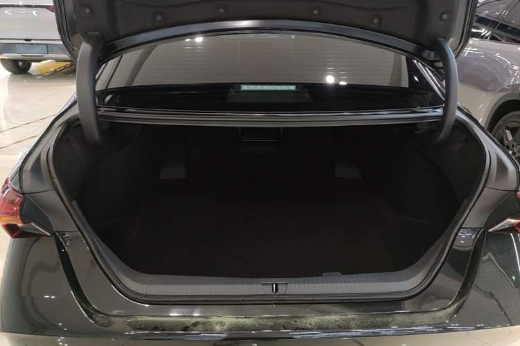 Used Toyota Avalon 2024 2.0L Ambition Edition Trunk
