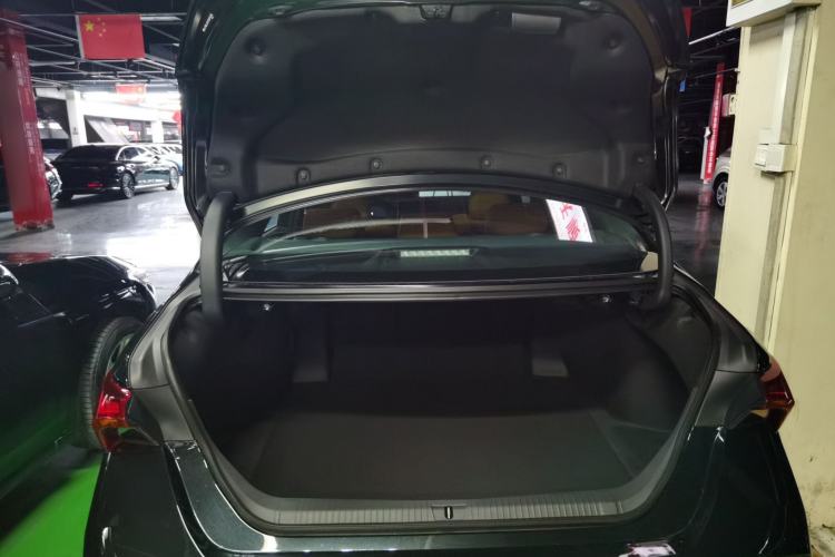 Used Toyota Avalon 2024 Dual-Motor 2.0L Luxury Edition Trunk