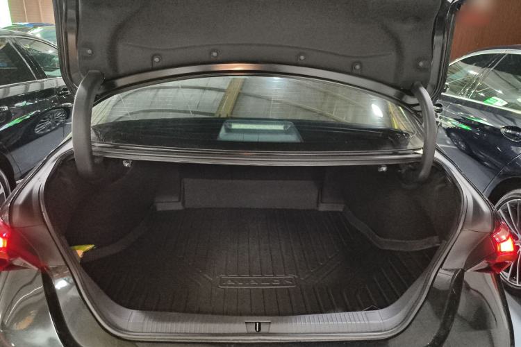 Used Toyota Avalon 2024 Dual-Motor 2.0L Premium Edition Trunk