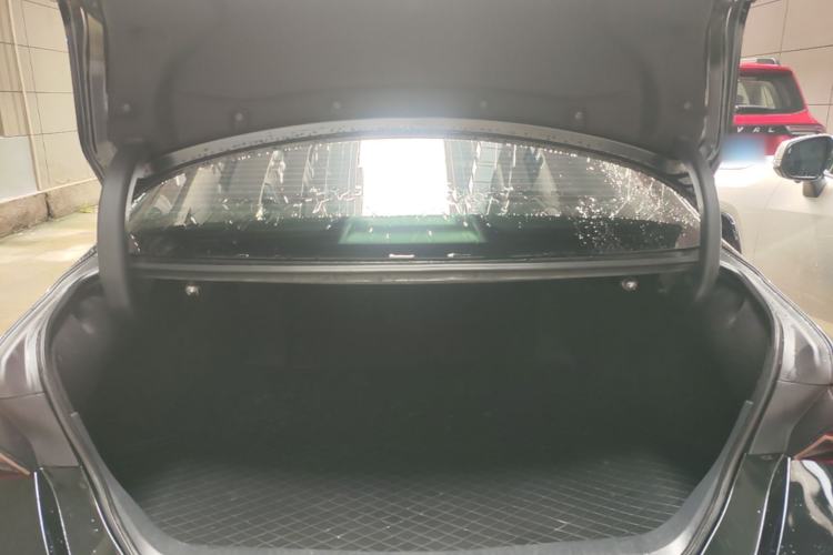 Used Toyota Avalon 2024 Dual-Motor 2.0L Premium Edition Trunk