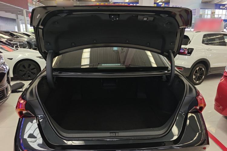 Used Toyota Avalon 2024 2.0L Premium Edition Trunk
